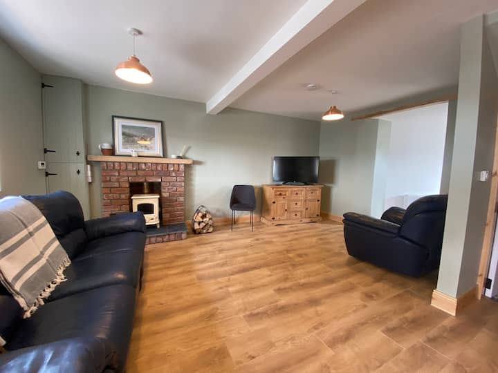 Seaview 2-bedroom Townhouse (Jacknell Street)