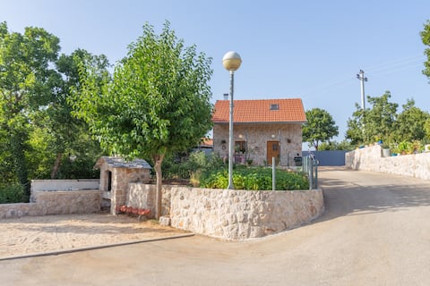 Successful Airbnb property: Vintage Kuzina - house near Makarska, Split County in Općina Podbablje