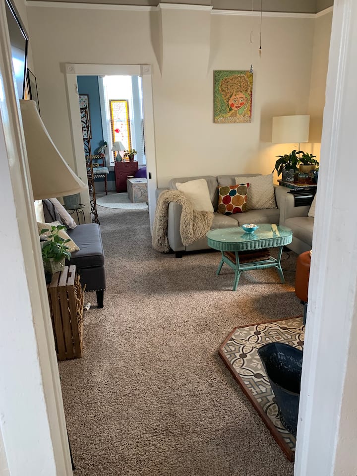 Cheerful Two Bedroom Home Near Downtown Pueblo - Pueblo, CO