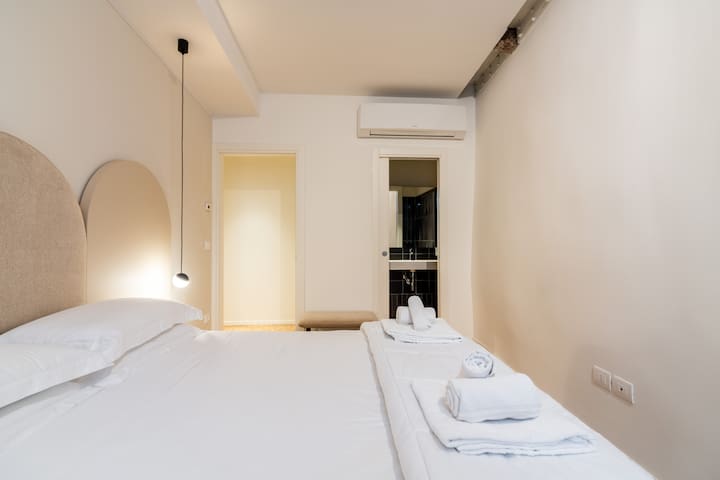 Millecampi, Palazzo Miracoli Apartments