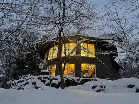 Walton Lake Estate - NYC Getaway - Sleeps 17