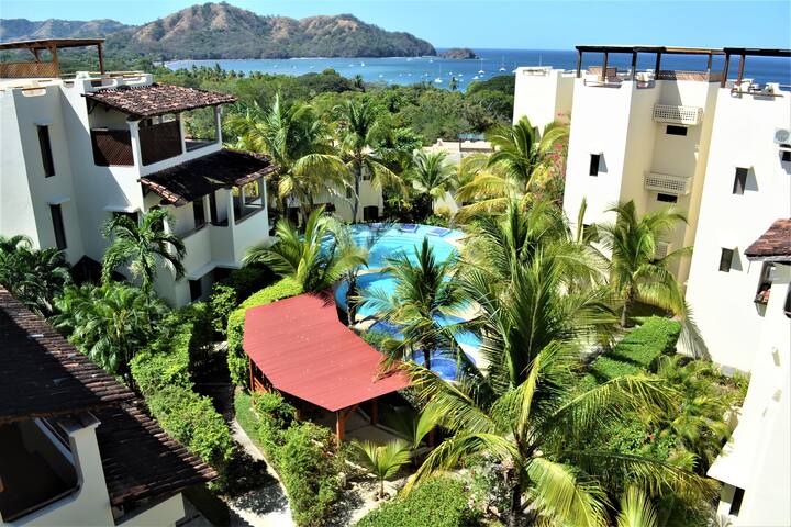 Gated Comunity, 6 Pools, Walk to the Beach or Town