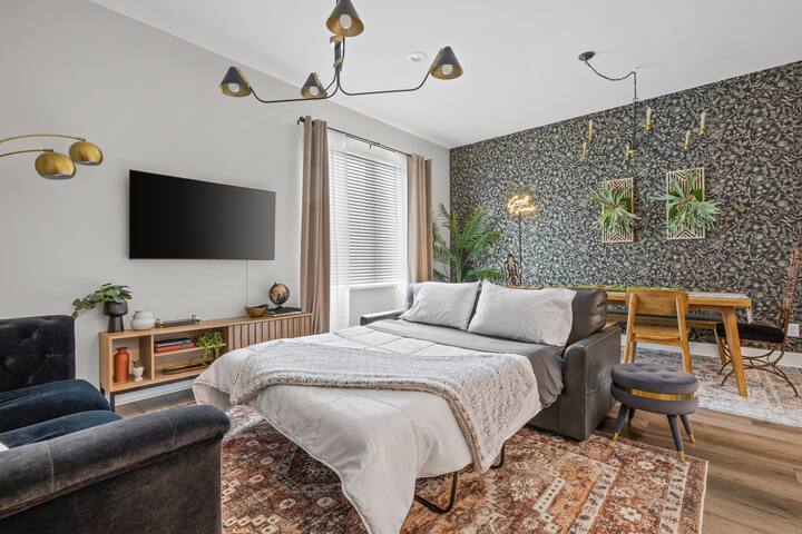 The Speakeasy (Rooftop HOT TUB!) gallery image 3