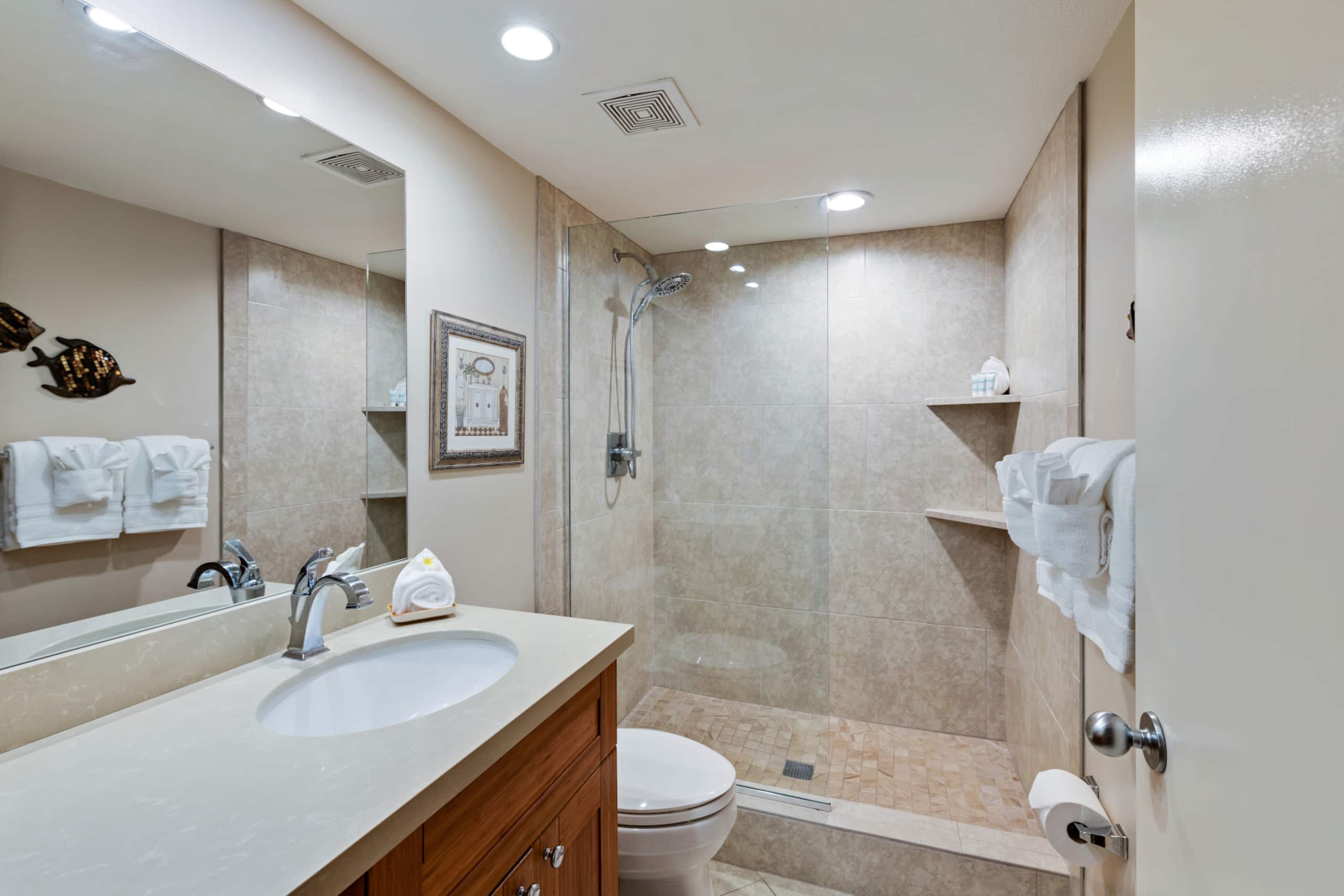 Condo in Kihei · ★5.0 · 1 bedroom · 2 beds · 2 private baths - Image 12