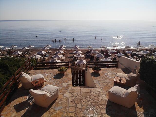 Deluxe Maison Management managed Airbnb listing 2