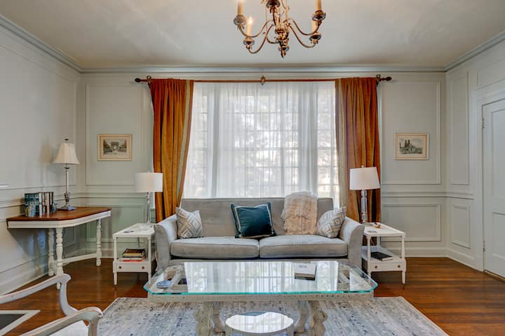Peachtree House-old World Feel-sleeps 16 - Jackson, MS