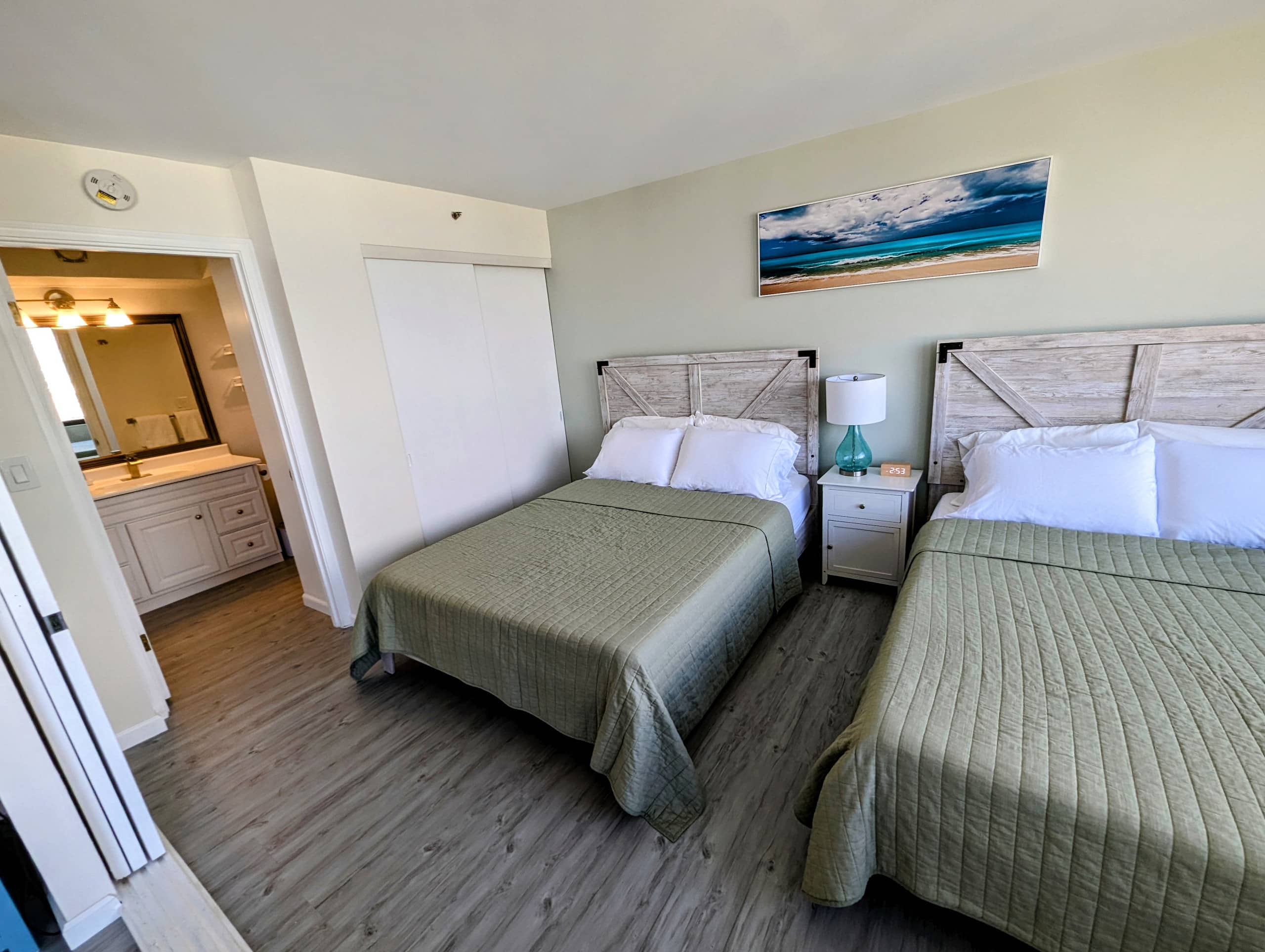 Condo in Honolulu · ★4.99 · 1 bedroom · 3 beds · 1 private bath - Image 8