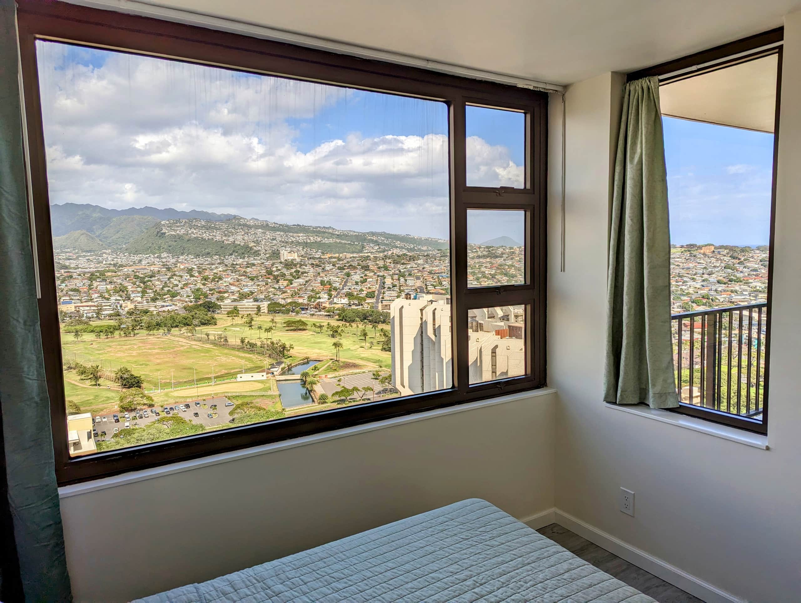 Condo in Honolulu · ★4.99 · 1 bedroom · 3 beds · 1 private bath - Image 9