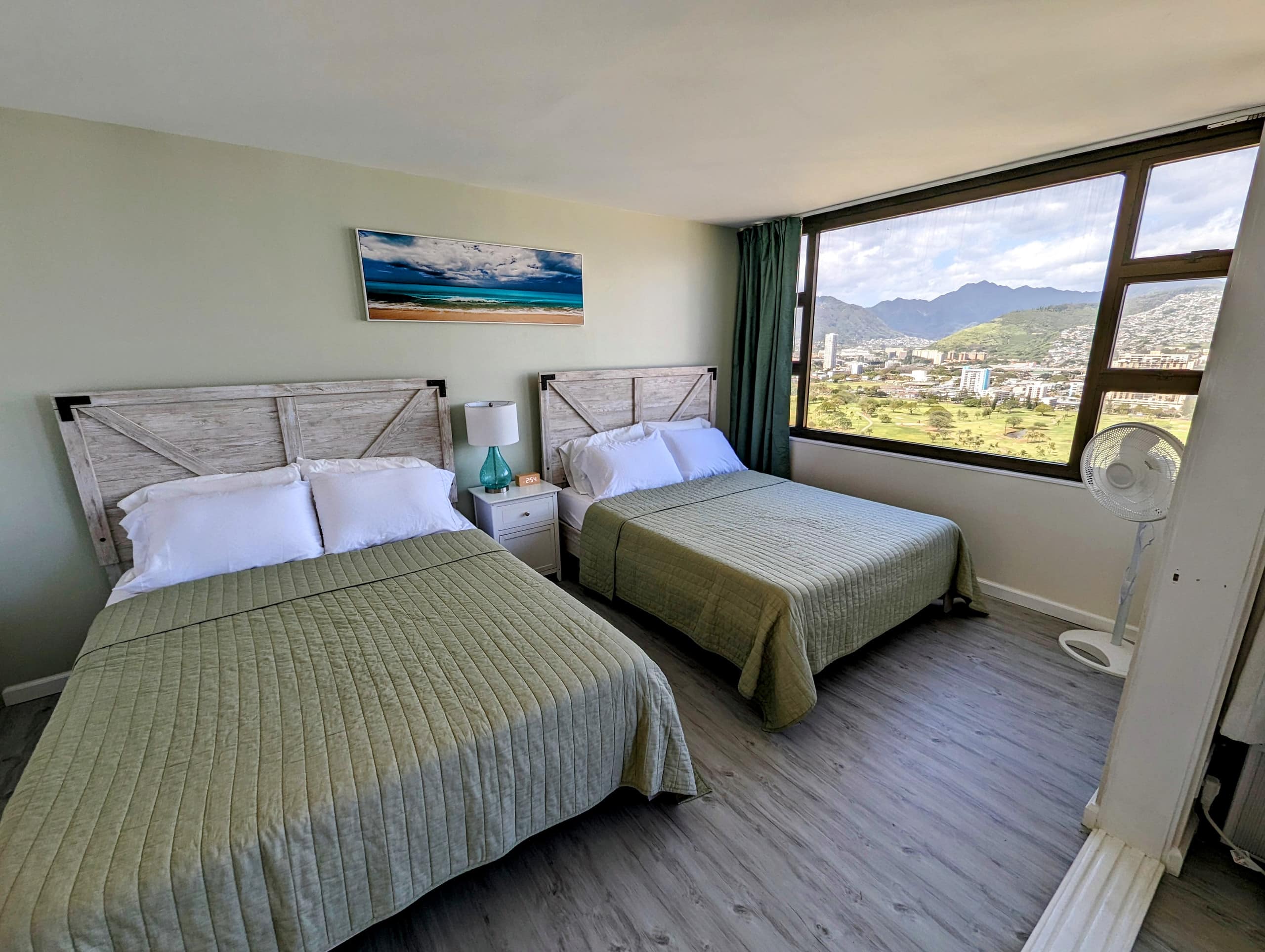 Condo in Honolulu · ★4.99 · 1 bedroom · 3 beds · 1 private bath - Image 6