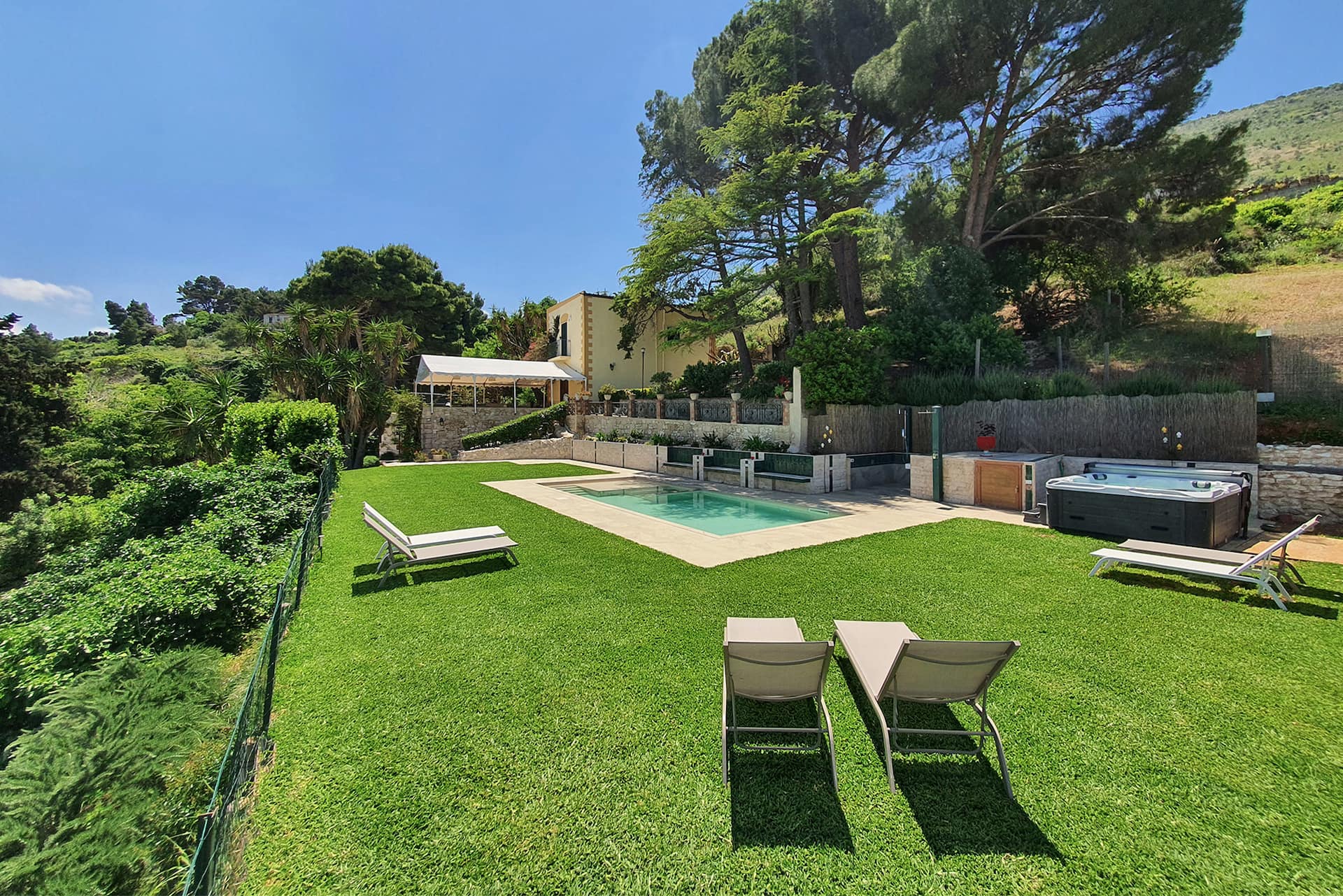Villa Tommaso Maruggi, Sicilia, con Jacuzzi e piscina privata