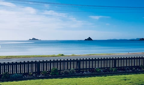 Stunning Waterfront Paradise