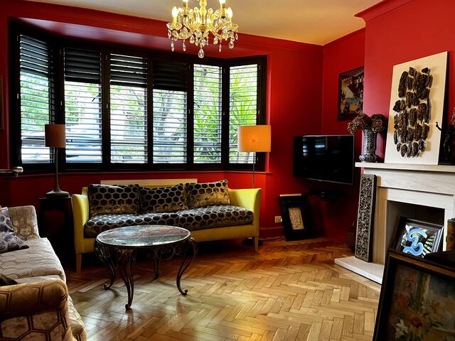 Stunning home in wonderful central London location gallery image 2