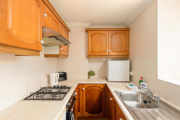Dean Village Studio Apartment - Edinburgh