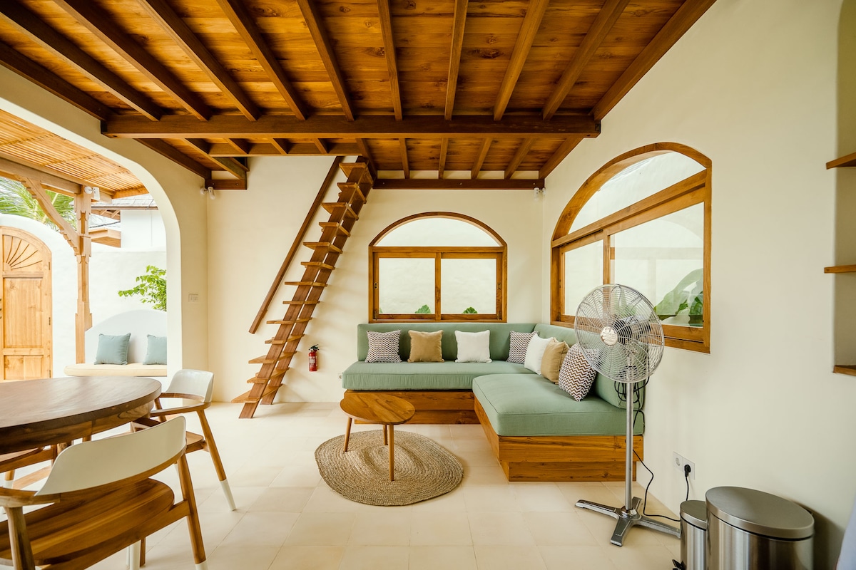 Villa in Mengwi · ★4.96 · 1 bedroom · 1 bed · 1 private bath, Airbnb karşılaştırması
