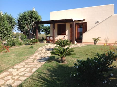 Top Airbnb: Le Yucche Vacation Home in Favignana