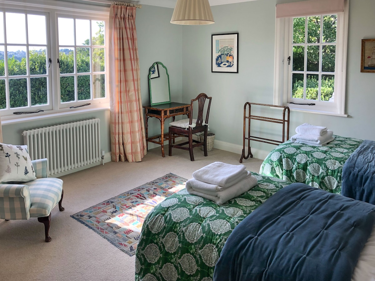 Il s'agit d'un autre lit jumeau qui peut être un lit double