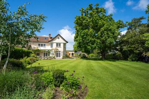 Stunning Bembridge House with large garden