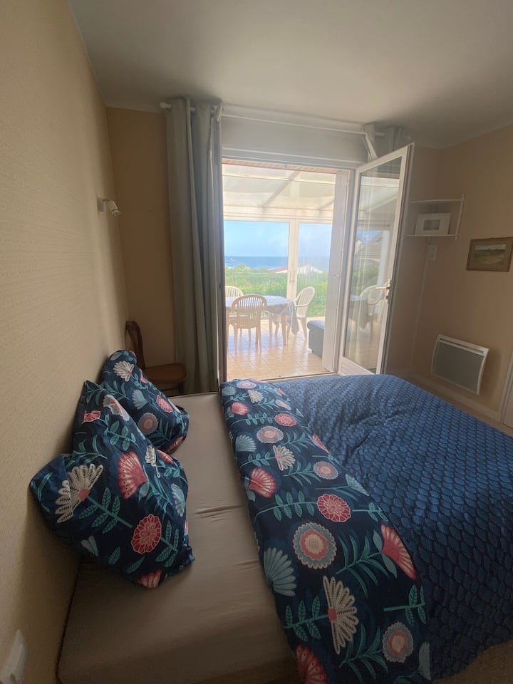 Chumba cha 2 (chumba cha waridi), mwonekano wa bahari/ kitanda sentimita 160