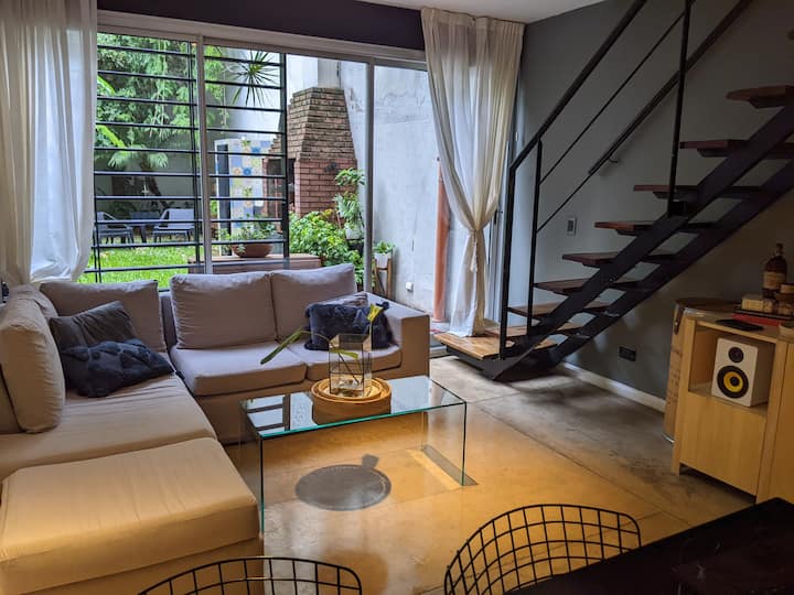 Apartamento de 2 dormitórios com jardim em Palermo