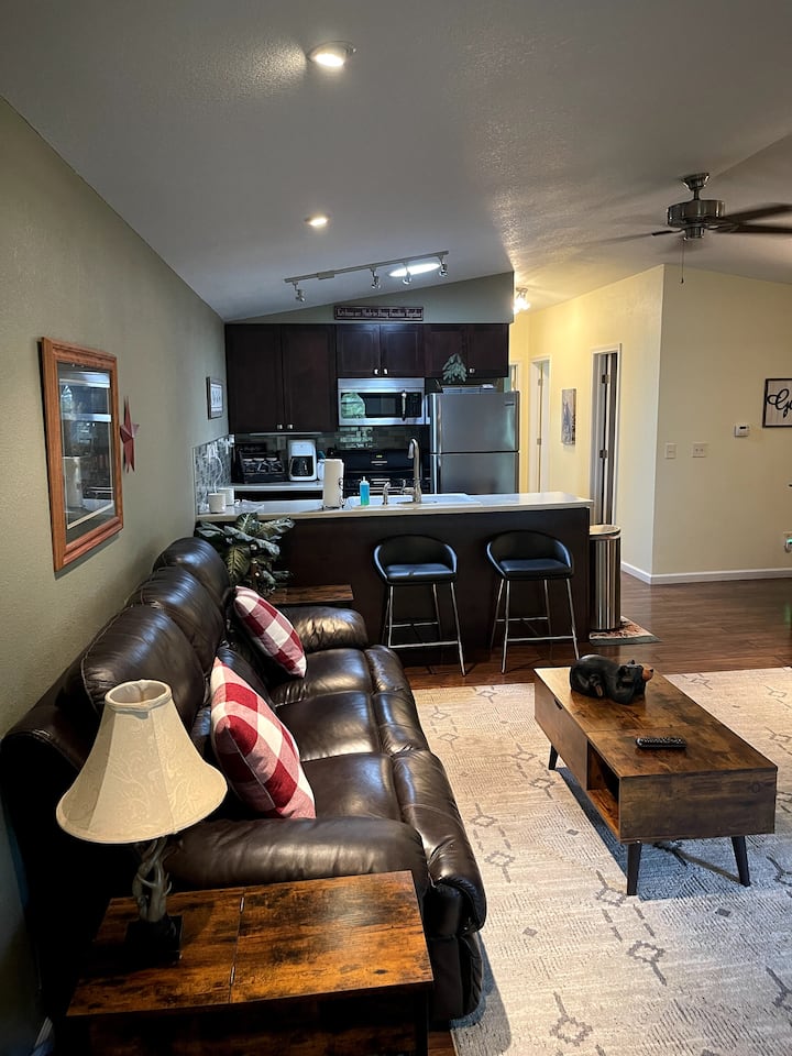 Cozy 3 Bedroom Home - Vista, MO