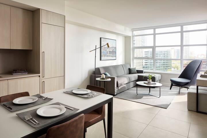 Level Seattle -Spacious Two Bedroom Suite gallery image 2