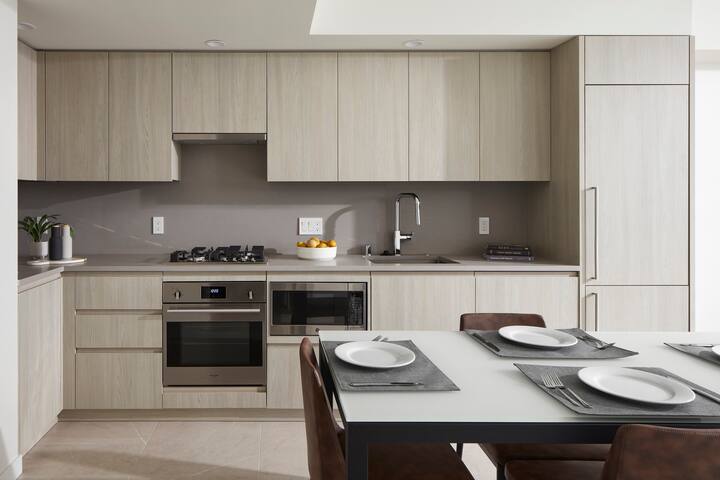 Level Seattle -Spacious Two Bedroom Suite gallery image 5