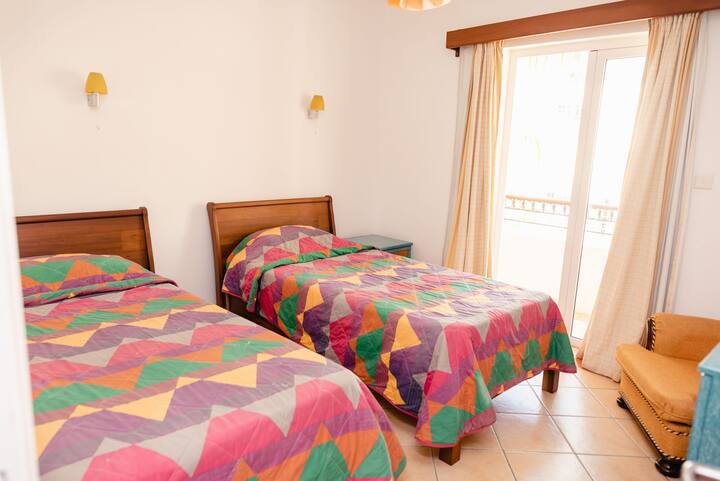 Chambre 2 - Premier étage
2 lits simples 