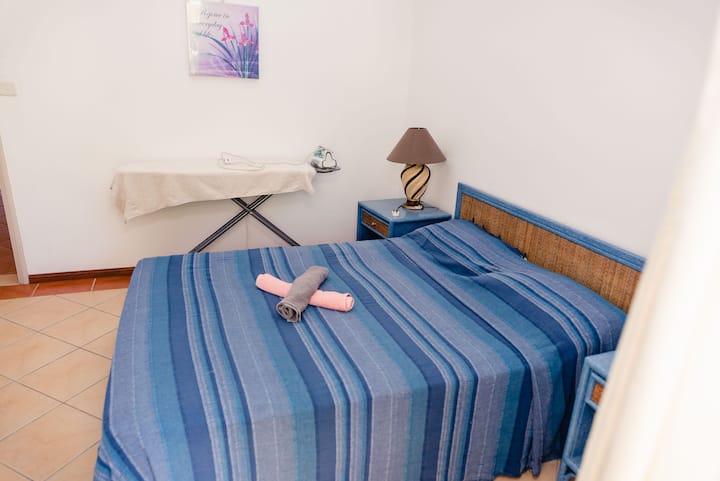 2e étage Chambre 1 - Lit double