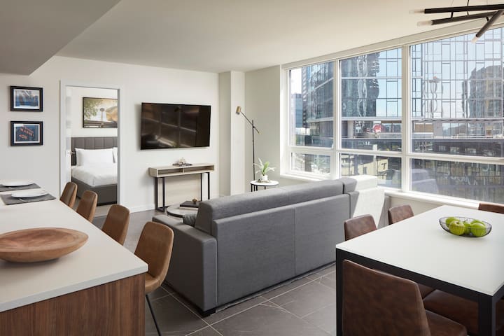 Level Seattle- Executive Two Bedroom Suite &Office