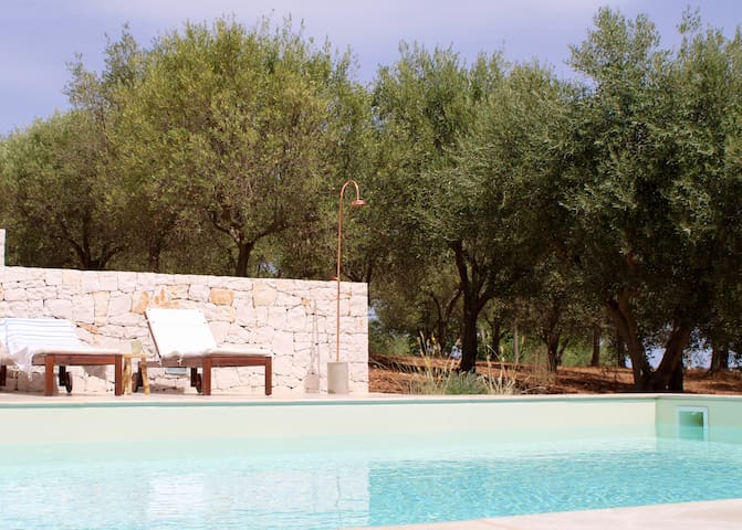Trullo+ pool+ amazing views in the heart of Puglia