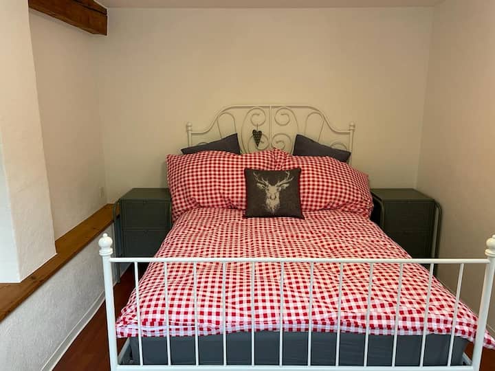 Historical Village Retreat, Interlaken, sleeps 2