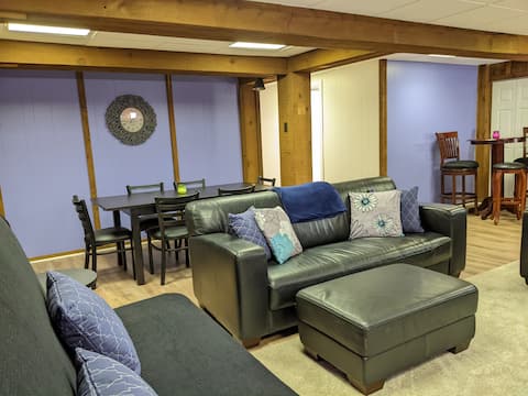 3 Bedroom Spacious Cozy Essex Apartment King Bed!