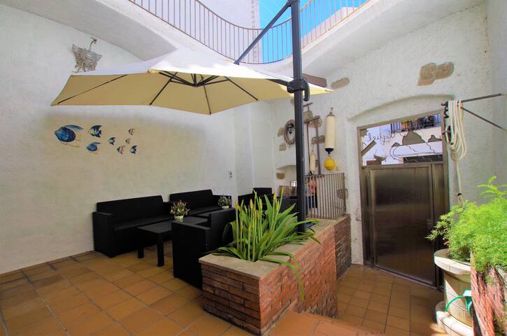 V&V Lloret-Villa Cal Miquel at 10m. Blanes beach ! gallery image 5