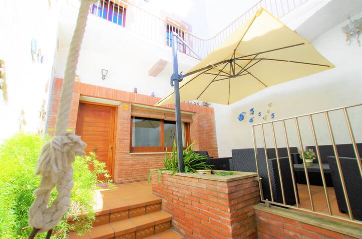 V&V Lloret-Villa Cal Miquel at 10m. Blanes beach ! gallery image 4