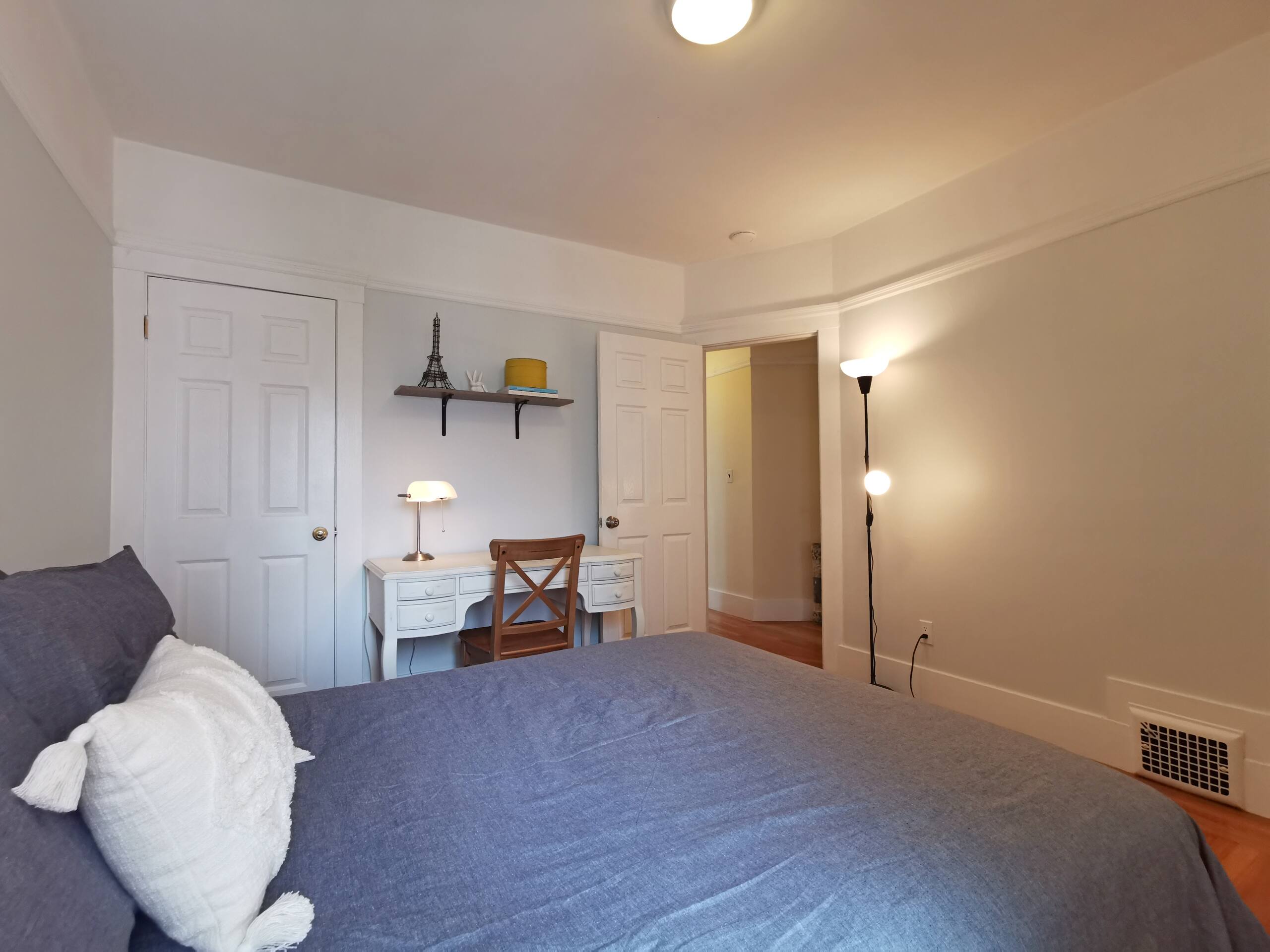 Home in San Francisco · ★4.84 · 2 bedrooms · 2 beds · 1 bath - Image 23