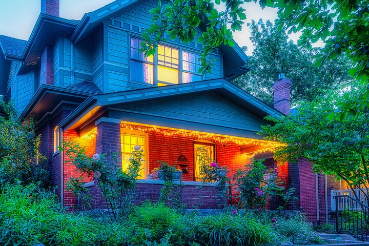 Luxury Home & Garden Gourmet Kitchen & Yoga Studio gallery image 2