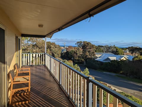 Top Airbnb: Relaxing Beach Getaway with Great Ocean Views in Bass Coast Shire