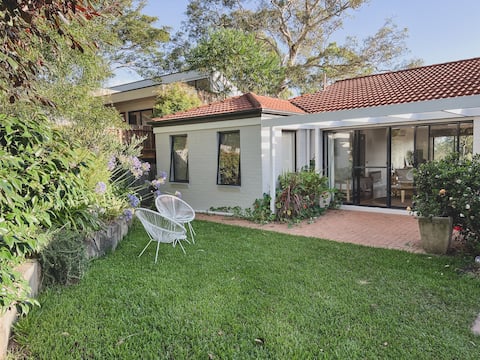 BELLBIRD HOUSE - Tranquil. Views. Walk to beach.