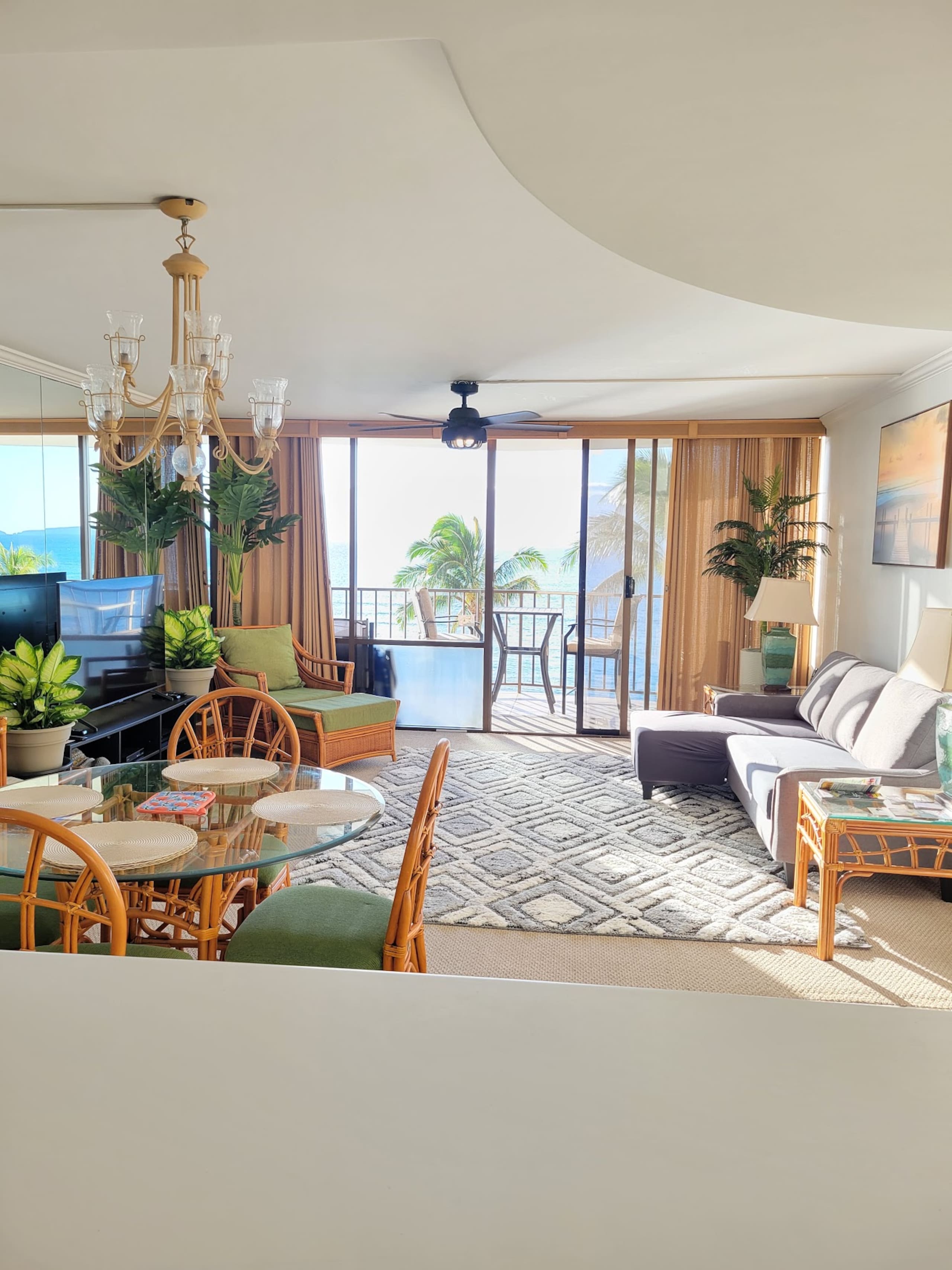 Condo in Lahaina · ★4.91 · 1 bedroom · 2 beds · 1 bath - Image 7