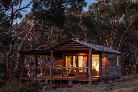 Superb Creek Shack - Off Grid