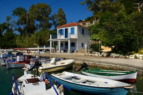 Lysiponon Boat House