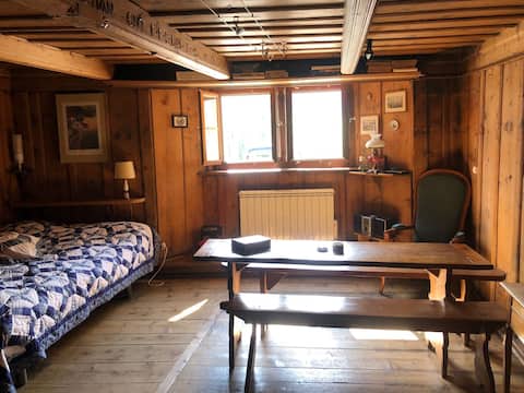 Charming 2 room apartment plus kitchen