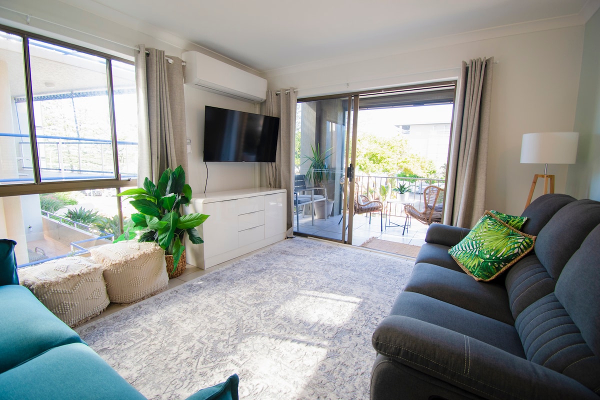 Successful Airbnb property: Family-Friendly Beachside Escape. Steps to Beach in Caloundra