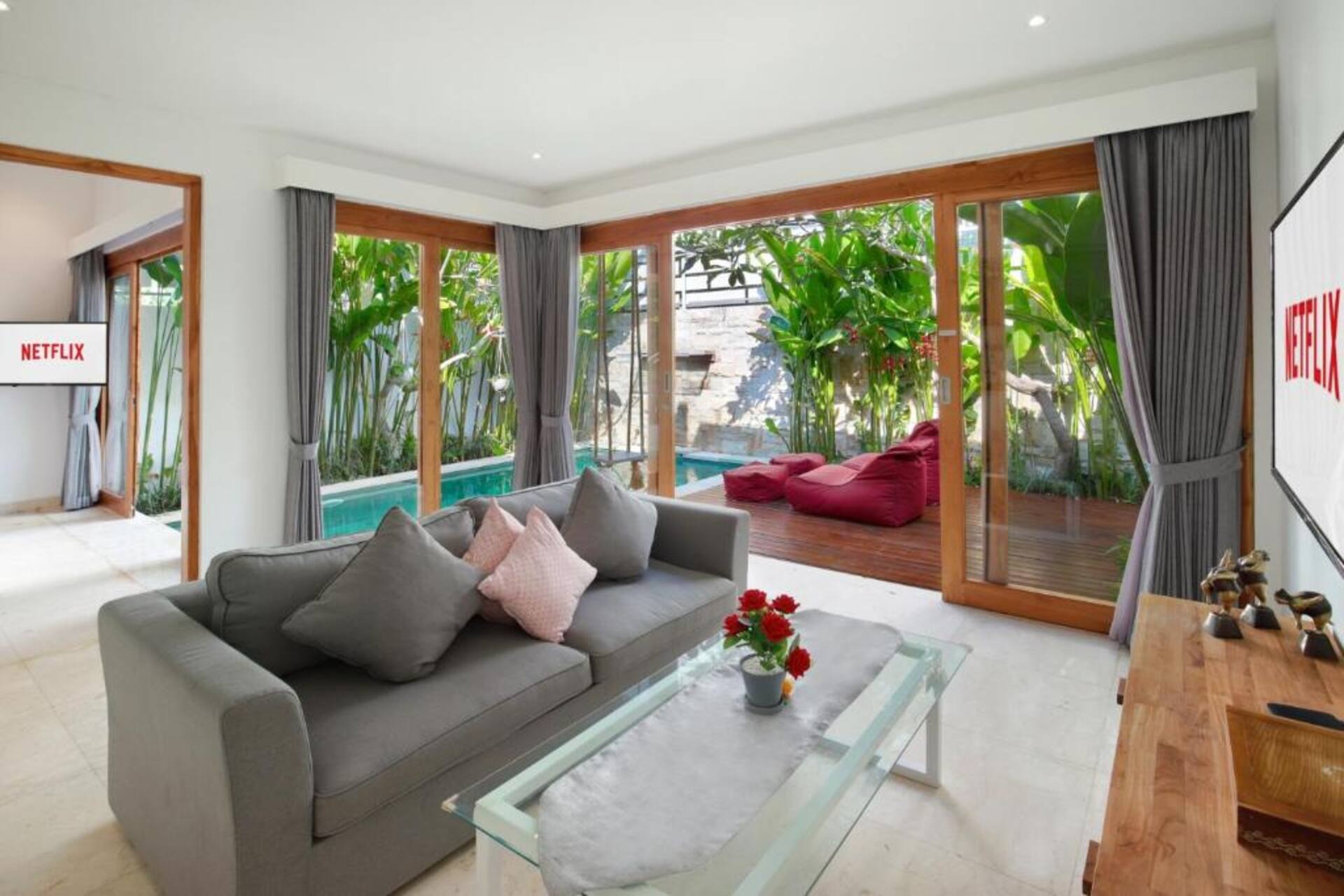 Romantic Soaking Retreat Private Villa in Bali 3