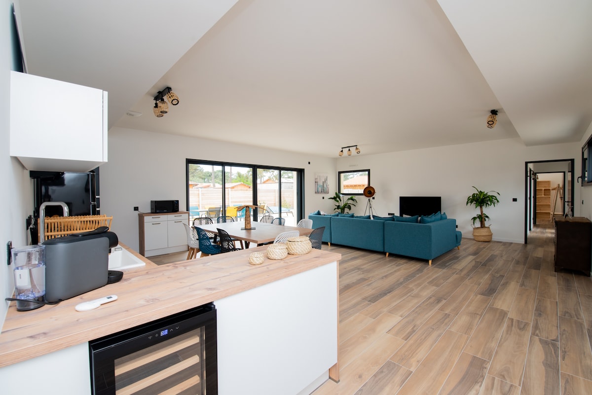 Popular Airbnb listing: New modern and comfortable villa, Montalivet beach in Vendays Montalivet