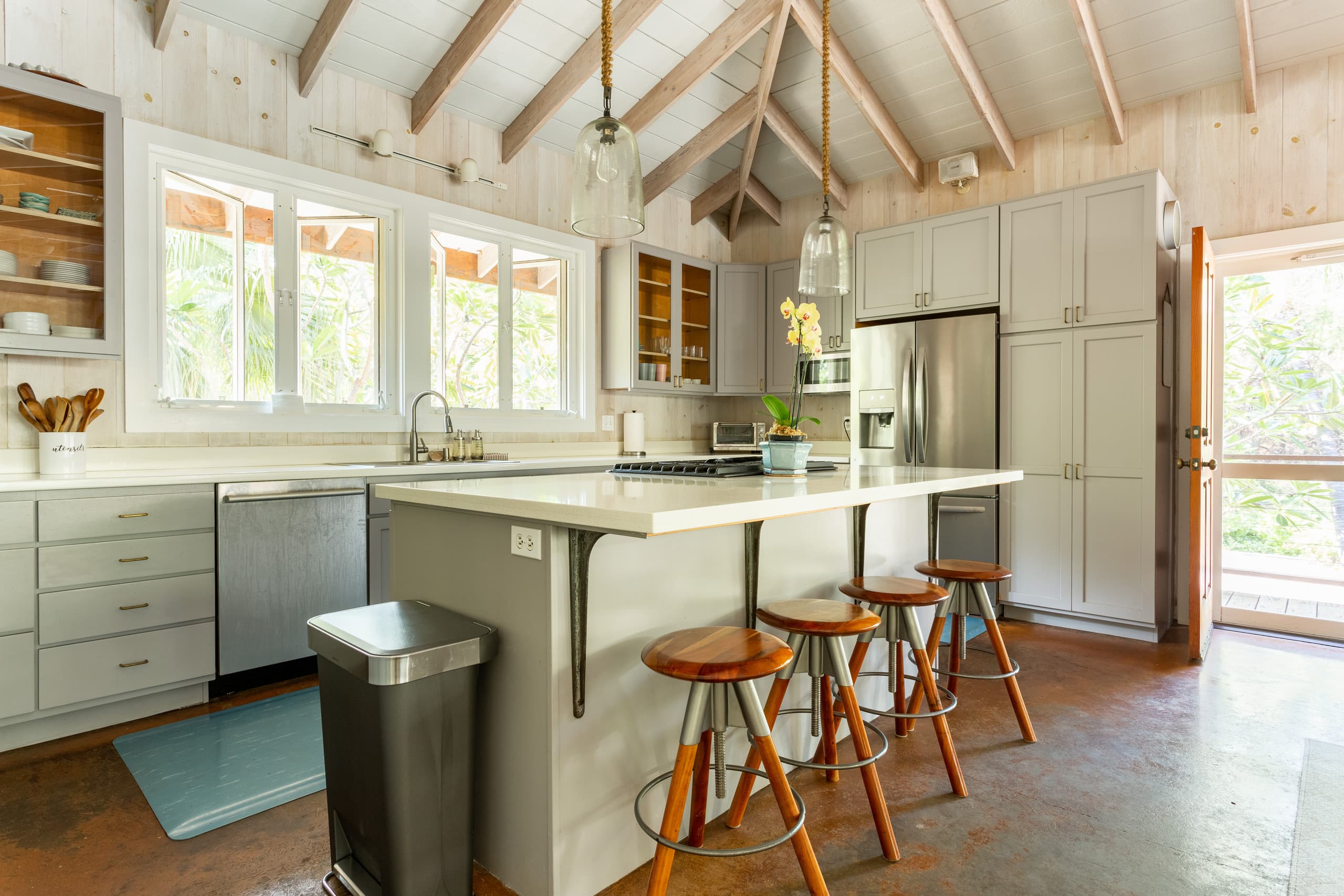 Home in Waimea · ★5.0 · 4 bedrooms · 6 beds · 4 baths - Image 9