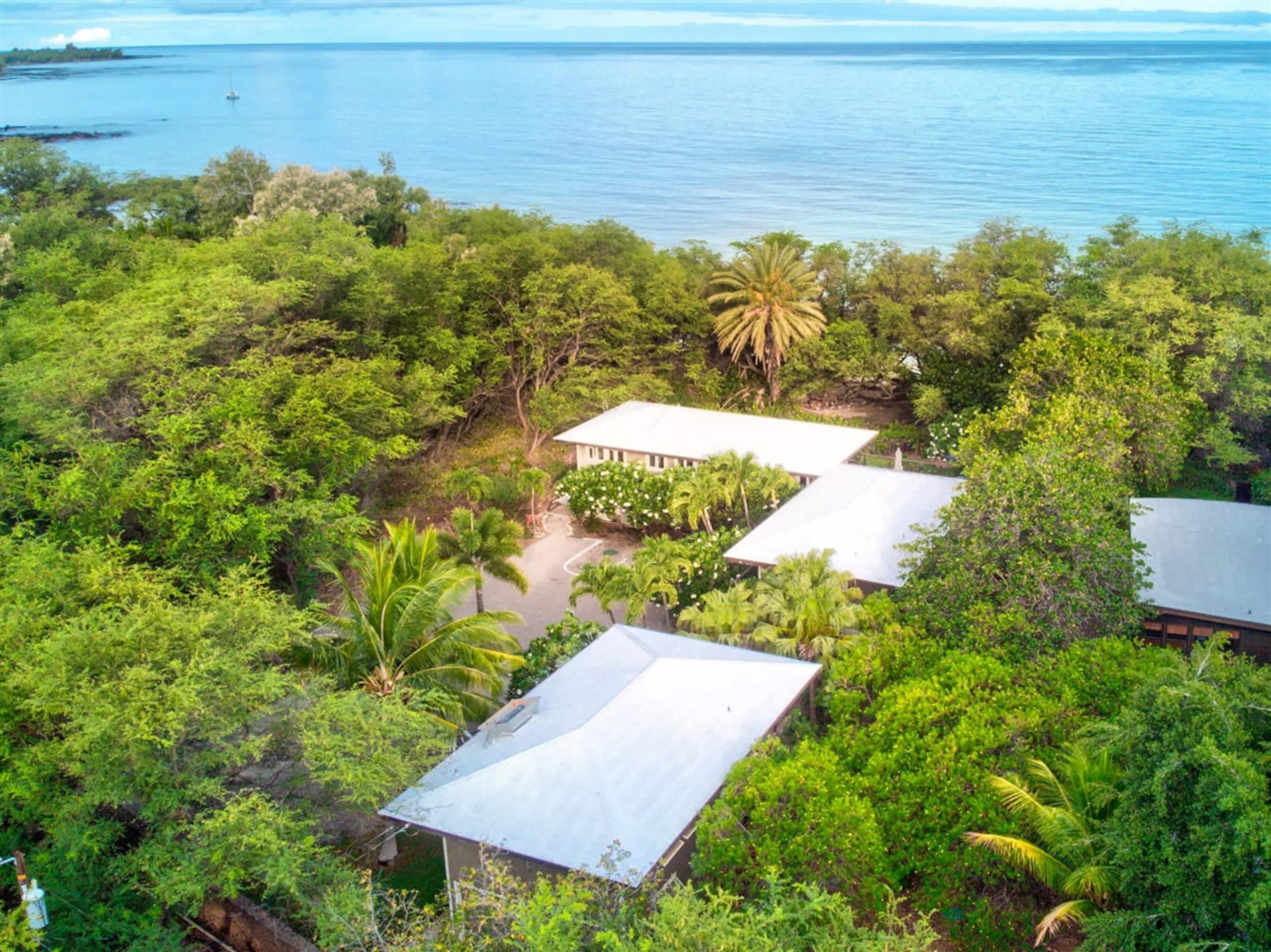 Home in Waimea · ★5.0 · 4 bedrooms · 6 beds · 4 baths - Image 95