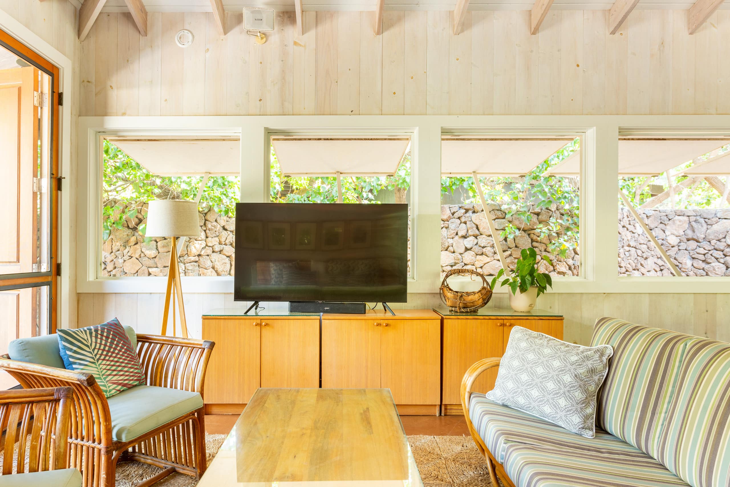 Home in Waimea · ★5.0 · 4 bedrooms · 6 beds · 4 baths - Image 2