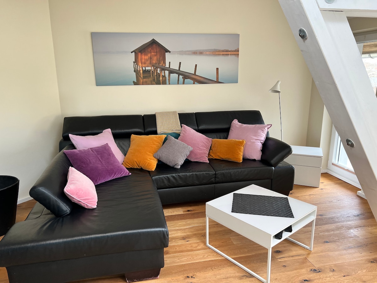 Popular Airbnb listing: Quiet and stylish apartment on 4-sided courtyard in Sachsen