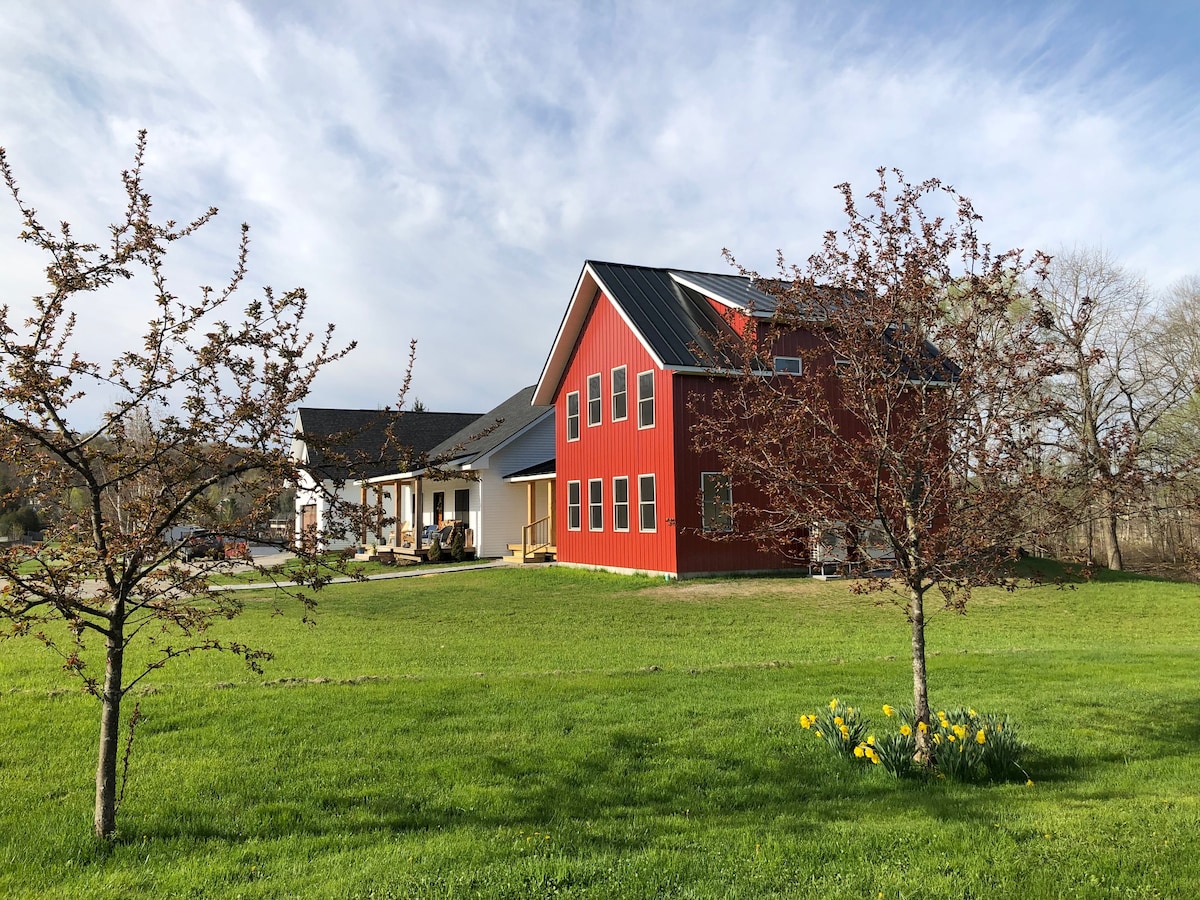 The Birch & Berry Inn Hinesburg, VT Berry Sunrise Aparthotels for Rent in Hinesburg, Vermont